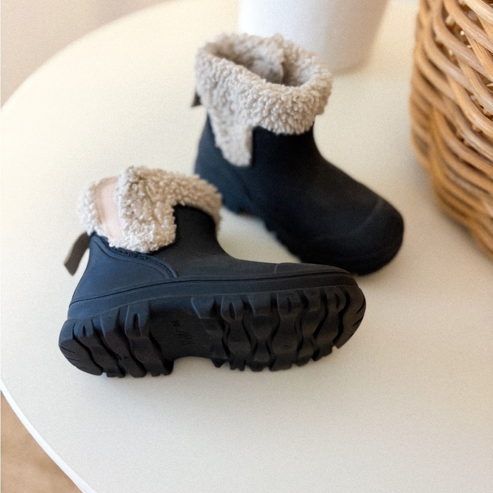 Zara Black Kids Boots with Cream Lining